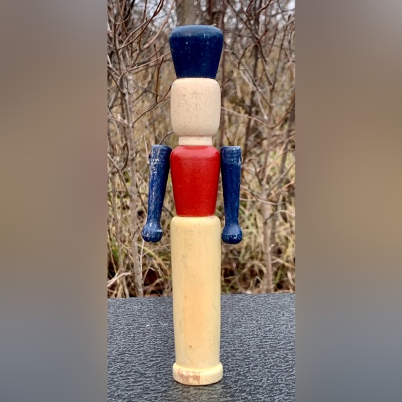 1930s Vintage Turned Wooden Articulating Arm Joint Skittle Soldier - Picture 7 of 13